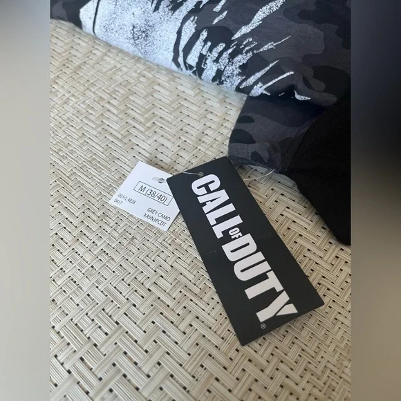 NWT Mens Med. Call of Duty Elite Shatter Skull Black Ops Camo Long Sleeve Shirt - Picture 6 of 8